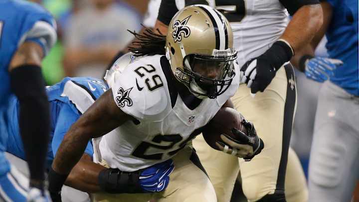 Report: Saints RB Khiry Robinson struck intern at training camp