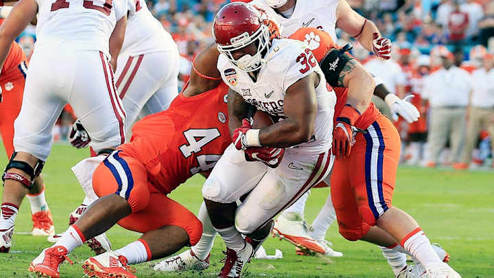 Oklahoma’s Perine returns to Orange Bowl after apparent ankle injury