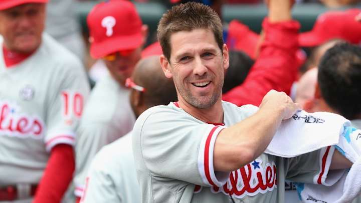 Cliff Lee answers reporters' questions with Magic 8 Ball