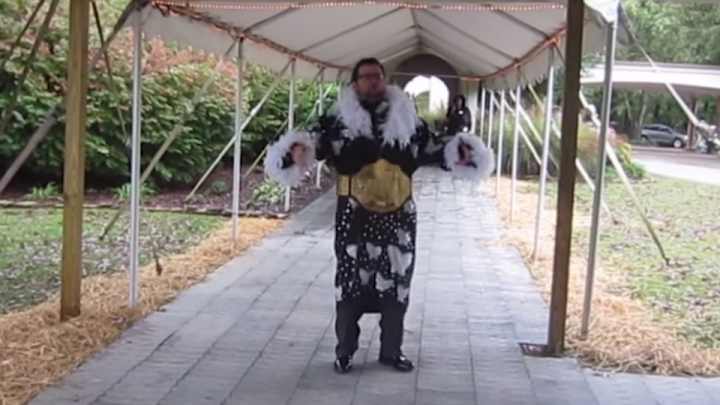 Mustard Minute: Man channels Ric Flair for walk down the aisle Mustard Minute: Man channels Ric Flair for walk down the aisle