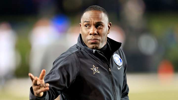 Mason excited about running defense as Vanderbilt reports