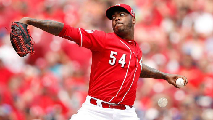 Yankees acquire closer Aroldis Chapman from Reds
