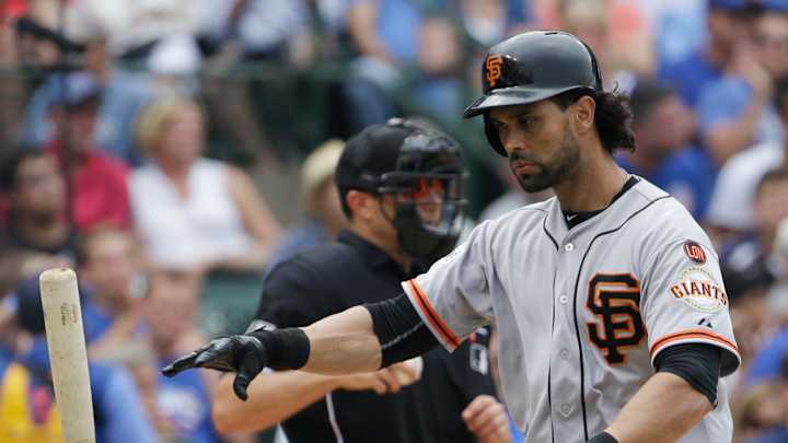 Giants CF Angel Pagan goes on DL with right knee injury