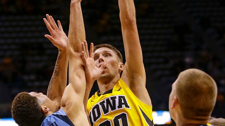 McCaffery wins No. 350 as Iowa beats Marquette 89-61
