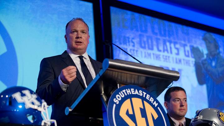 Kentucky looks to earn bowl eligibility in Stoops' 3rd year