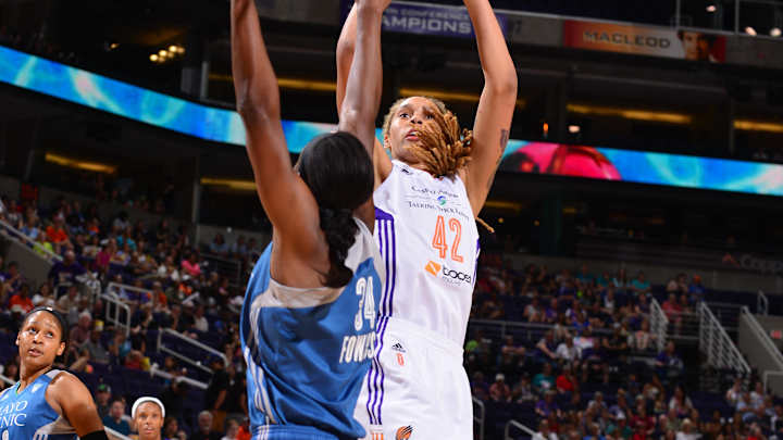 Mercury beat Lynx, 79-67, clinch playoff berth