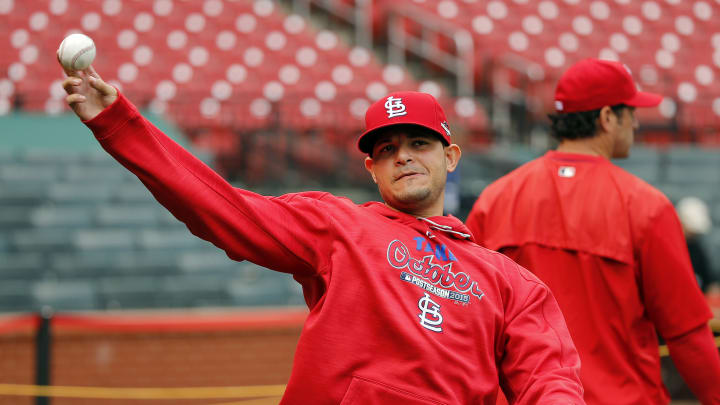 Star Cardinals catcher Yadier Molina having thumb surgery