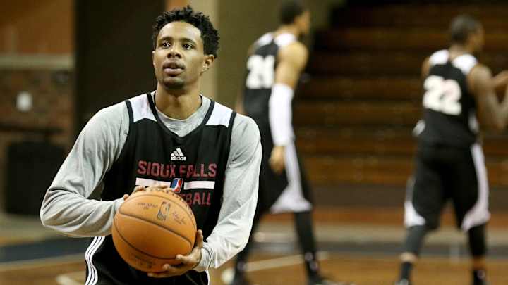 Report: 76ers to sign Larry Drew II to 10-day contract Report: 76ers to sign Larry Drew II to 10-day contract