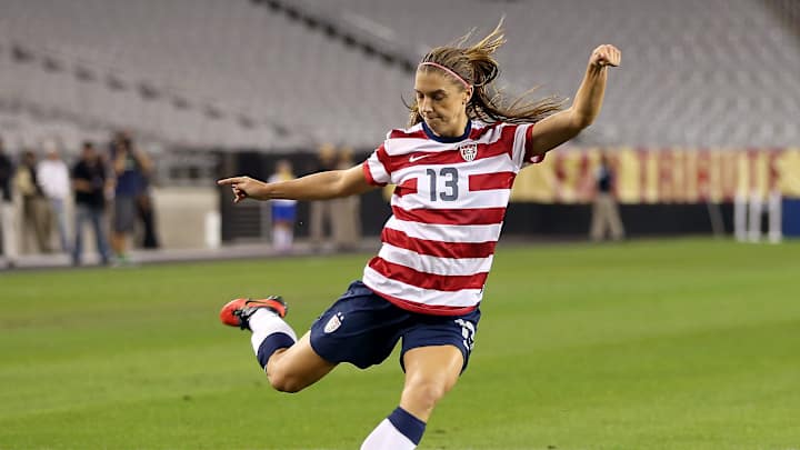 USWNT's Alex Morgan to miss next 2 matches with bone bruise in left knee USWNT's Alex Morgan to miss next 2 matches with bone bruise in left knee