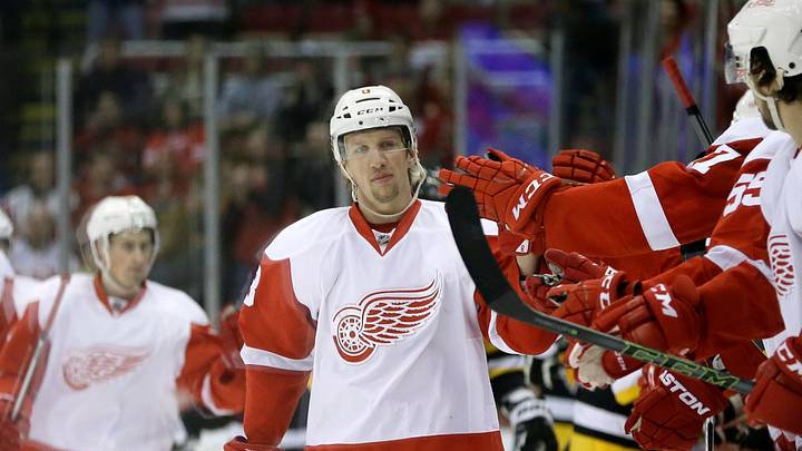 Crosby and Malkin lift Penguins to 5-2 win over Red Wings Crosby and Malkin lift Penguins to 5-2 win over Red Wings