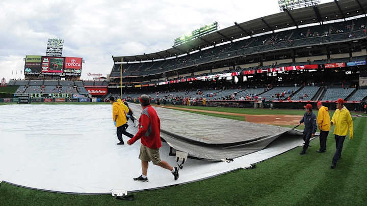 Los Angeles Angels use helicopter to dry field following rain storm