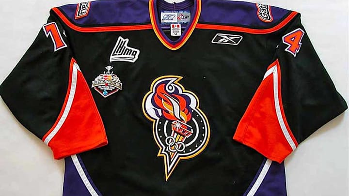 Junior hockey players under investigation for public sex acts