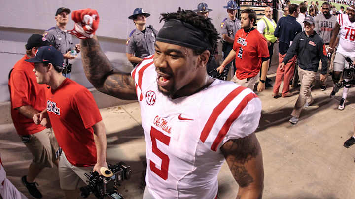 Report: Ole Miss DT Robert Nkemdiche hospitalized after fall