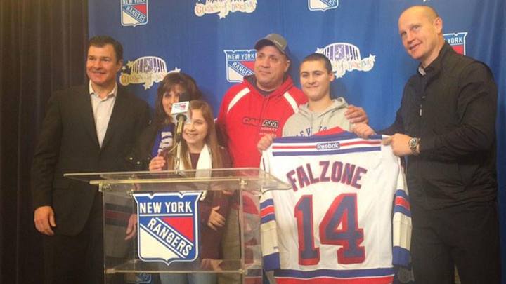 New York Rangers sign 15-year-old diagnosed with cancer New York Rangers sign 15-year-old diagnosed with cancer