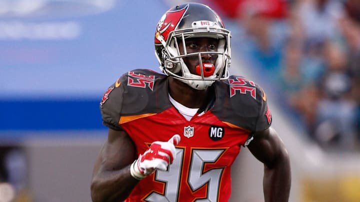 Buccaneers trade Kelcie McCray to Chiefs for Rishaw Johnson