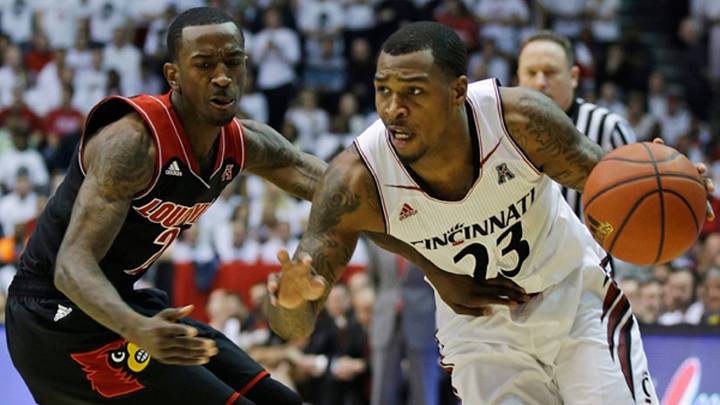 Louisville shows its versatility in bruising win at Cincinnati Louisville shows its versatility in bruising win at Cincinnati