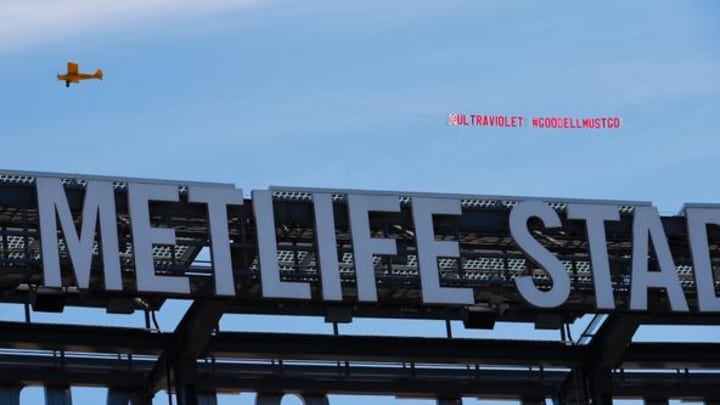 Women's group flies 'Goodell Must Go' banner over MetLife Stadium