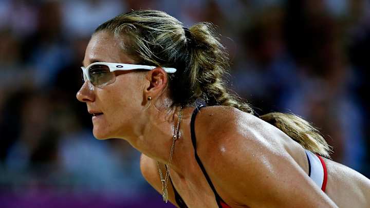 Kerri Walsh wants Russell Wilson, Colin Kaepernick to play volleyball