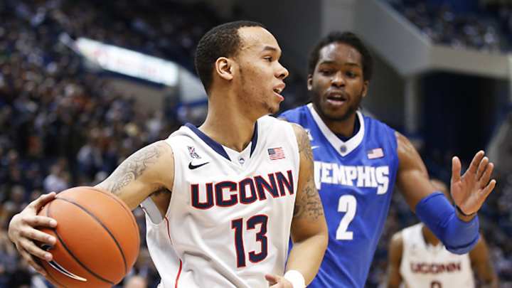 Shabazz Napier's big game helps UConn beat Memphis, more Saturday hoops