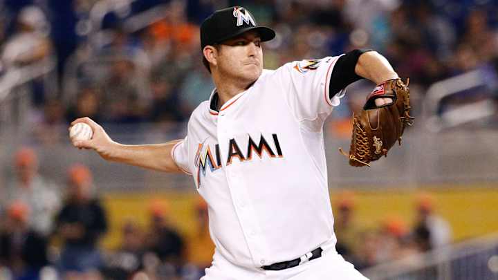 Marlins reliever Bryan Morris to have hip examined in Miami