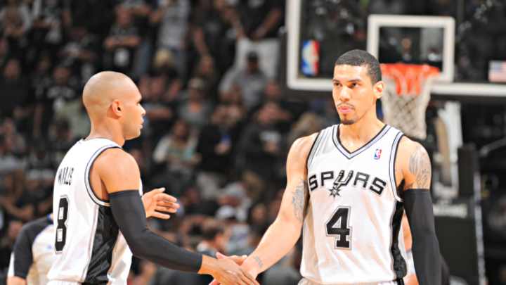 Three-Pointers: Spurs dispatch Blazers with one final blowout