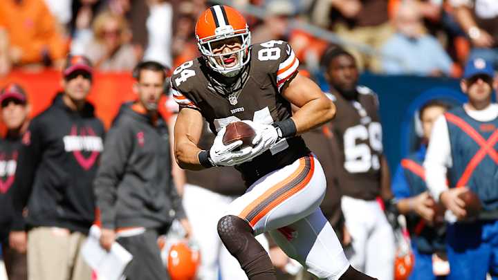 Week 14 actives/inactives: Browns' Cameron back in, Colts' Davis out