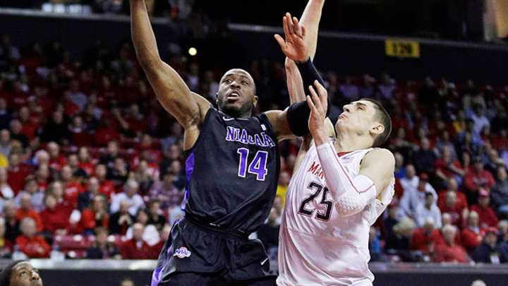 Niagara's Antoine Mason, the nation's second leading scorer last year, to transfer