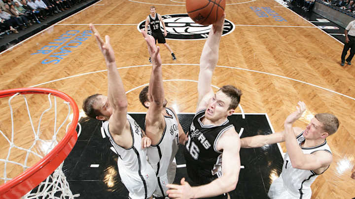 Aron Baynes becoming latest stealthy Spur to make big contributions