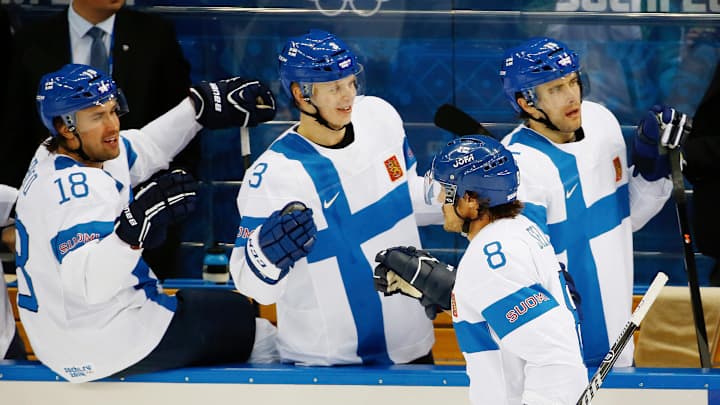 Unbeaten men's hockey teams prepare for big finish Unbeaten men's hockey teams prepare for big finish