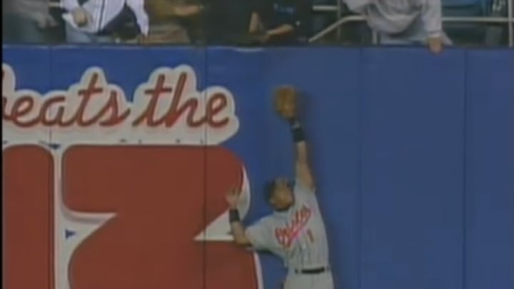 Buck Showalter's thoughts on what to get Derek Jeter for retirement