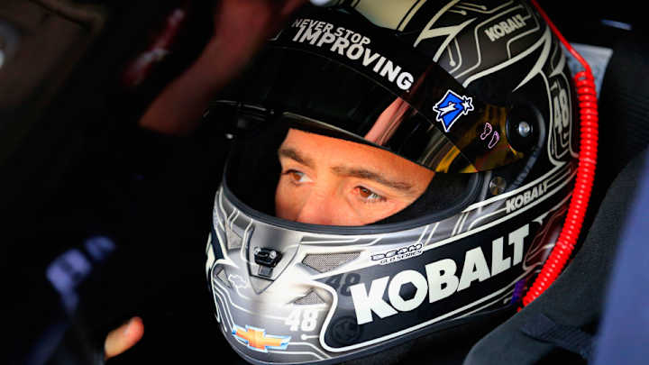 NASCAR star Johnson says no discord with Knaus