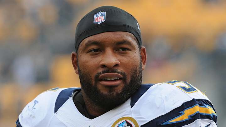 Chargers waive Jonas Mouton, place Jeromey Clary on PUP list