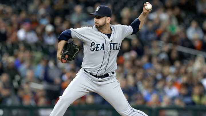 Oliver Perez, Arizona Diamondbacks agree to two-year, $4.25 million deal Oliver Perez, Arizona Diamondbacks agree to two-year, $4.25 million deal