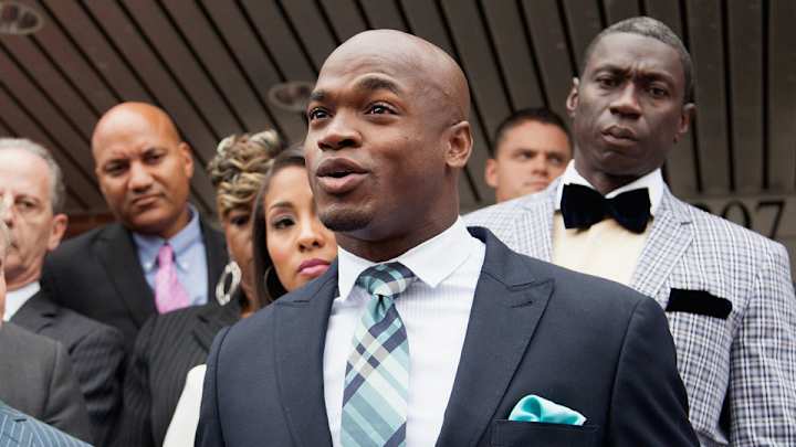 Jim Brown says he's spoken with Adrian Peterson recently