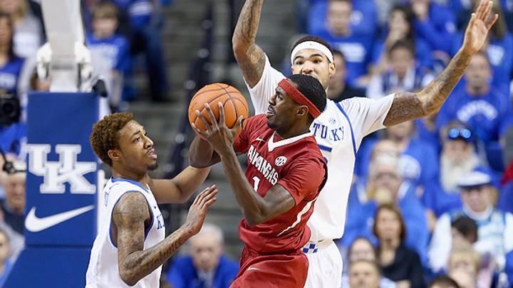 Arkansas strengthens tourney hopes with sweep of Kentucky Arkansas strengthens tourney hopes with sweep of Kentucky