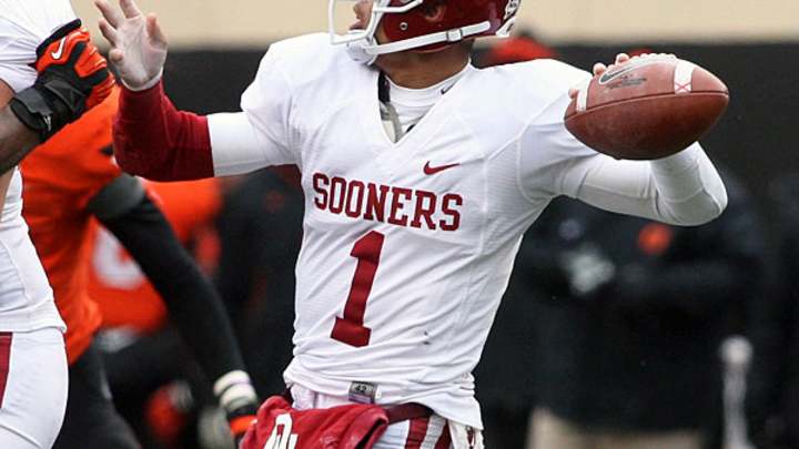 Oklahoma quarterback Kendal Thompson announces his decision to transfer
