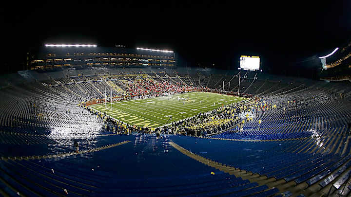 Michigan pulls Coca-Cola-free-tix deal for game vs. Minnesota