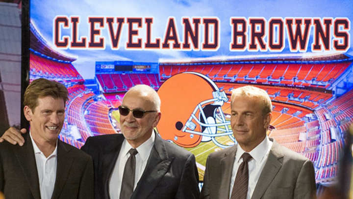 Kevin Costner says NFL nixed Draft Day scene of fans hanging him in effigy Kevin Costner says NFL nixed Draft Day scene of fans hanging him in effigy