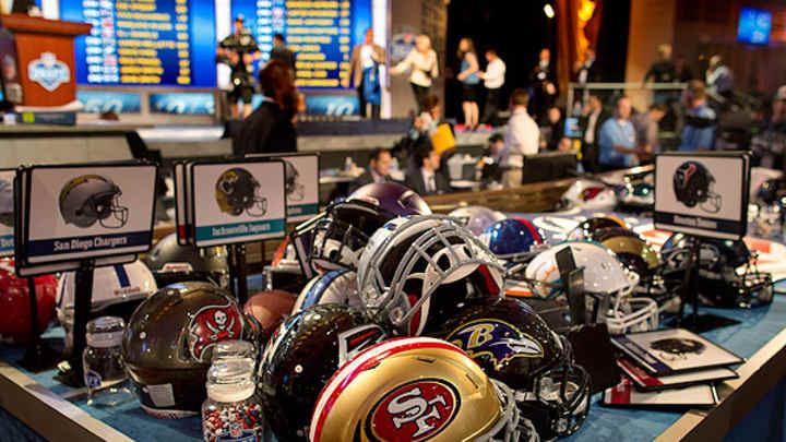 Roger Goodell says Chicago, Los Angeles aggressively trying to land 2015 NFL draft Roger Goodell says Chicago, Los Angeles aggressively trying to land 2015 NFL draft