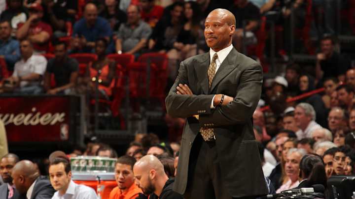 Report: Lakers offer Byron Scott coaching job