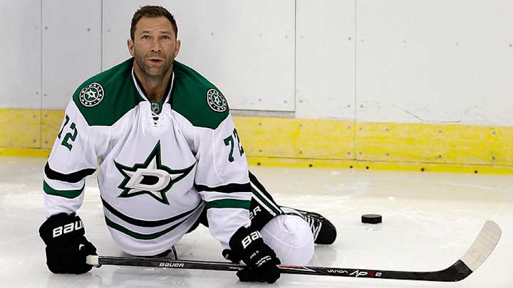 Erik Cole benched for Stars opener, now in Ruff's doghouse