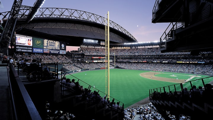 Ballpark Quirks: Safeco Field has its very own umbrella for rainy Seattle