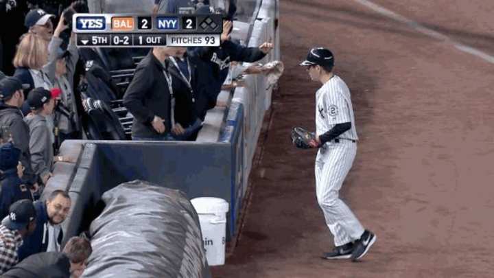 Yankees ballboy snags Derek Jeter foul ball, keeps it Yankees ballboy snags Derek Jeter foul ball, keeps it