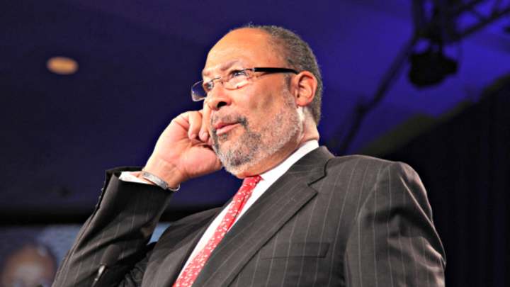 Dick Parsons appointed Clippers CEO to fill leadership void