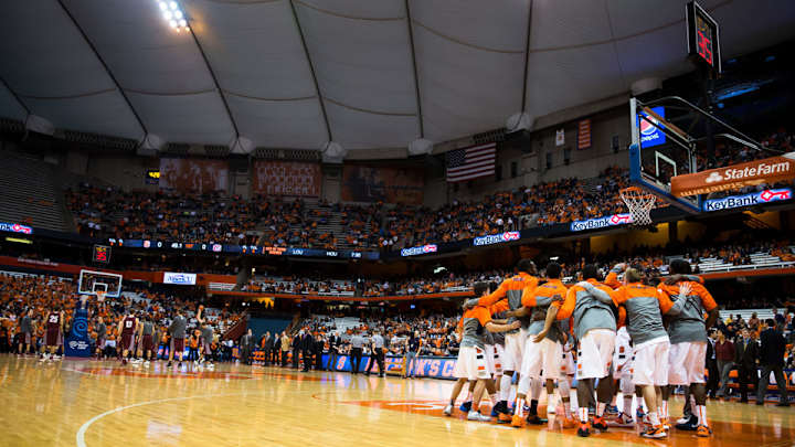 Minor league hockey team hopes to break NHL's indoor attendance record