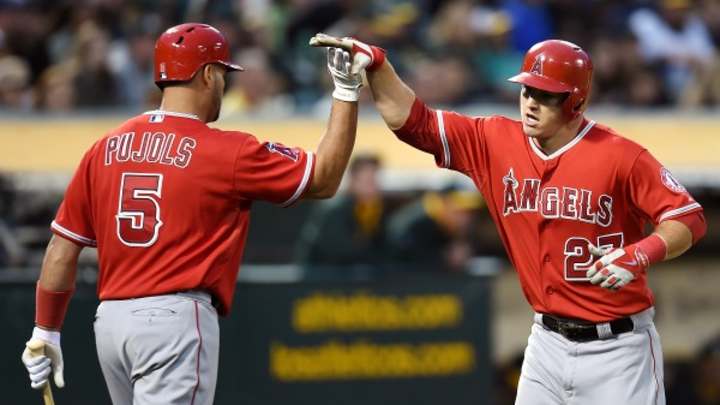 Angels outfielder Mike Trout leaves Tuesday's game with mid-back discomfort