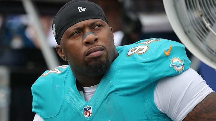 Dolphins DT Randy Starks does not make trip to London