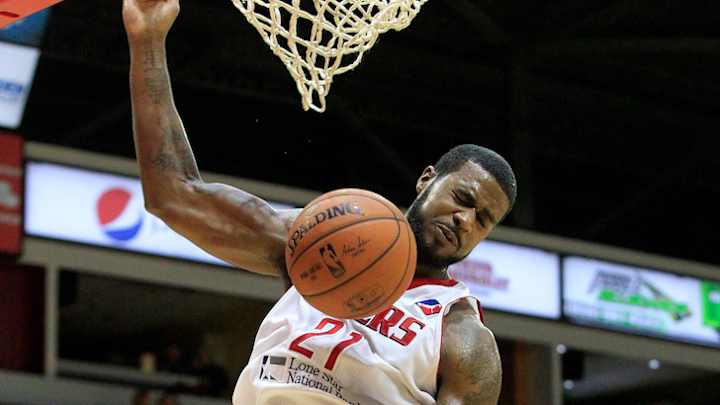 Report: Lakers, F Earl Clark finalizing 1-year deal