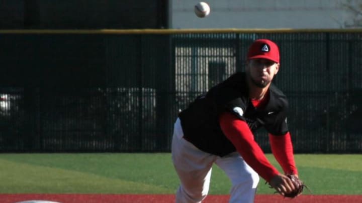 Twins sign art school student with 100-mph fastball