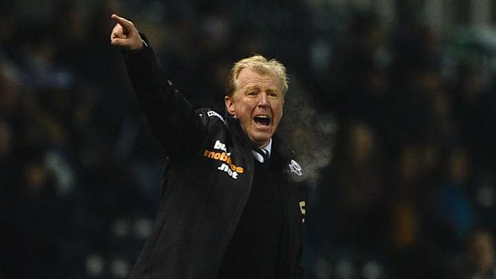 Steve McClaren signs three-year extension with Derby County